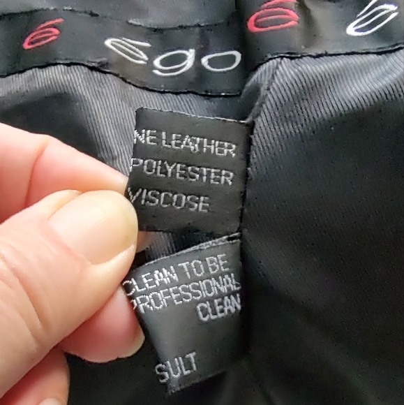 Vintage EGO Black Leather, Front Buttons, Fully Removable Lining Women's Jacket - Picture 8 of 10